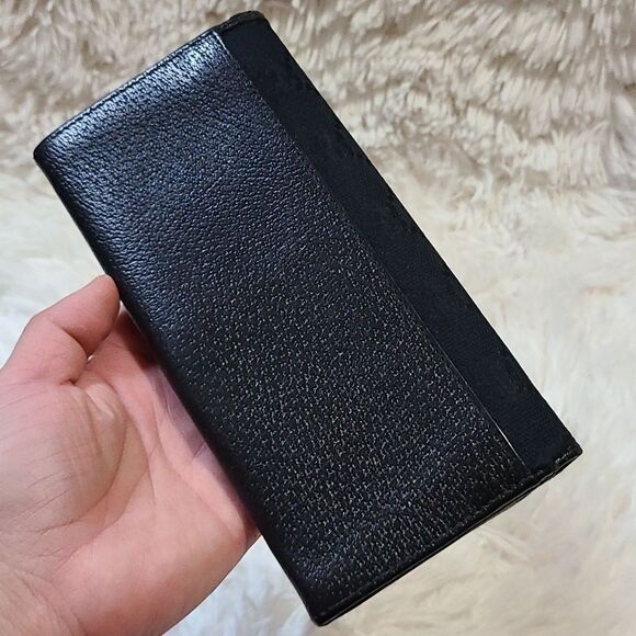 💯 Authentic Gucci Wallet 🍀 - Picture 3 of 12